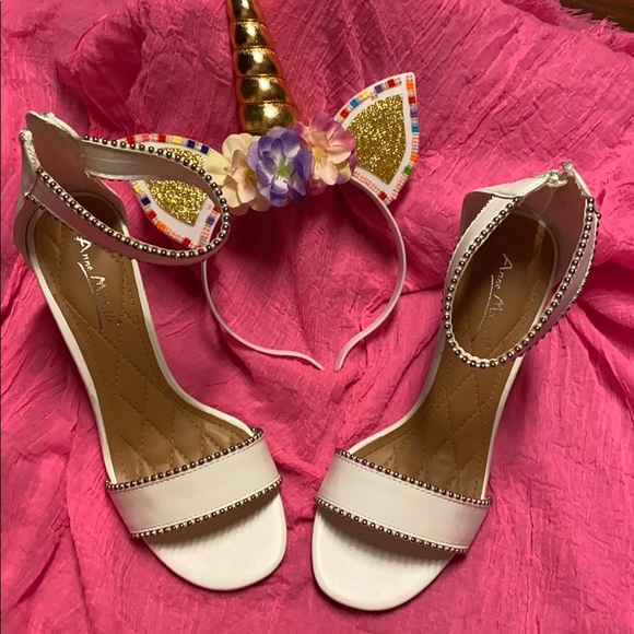 Shoes by Anne Michelle - Picture 1 of 4
